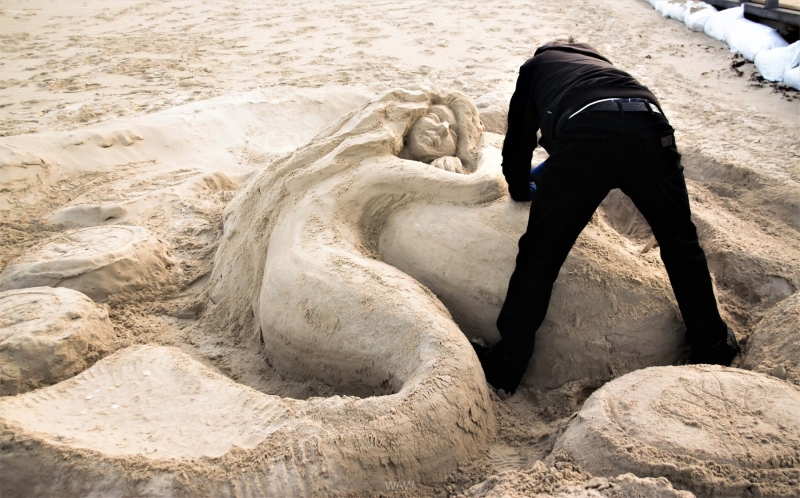 sand-sculpture-3842535_1920